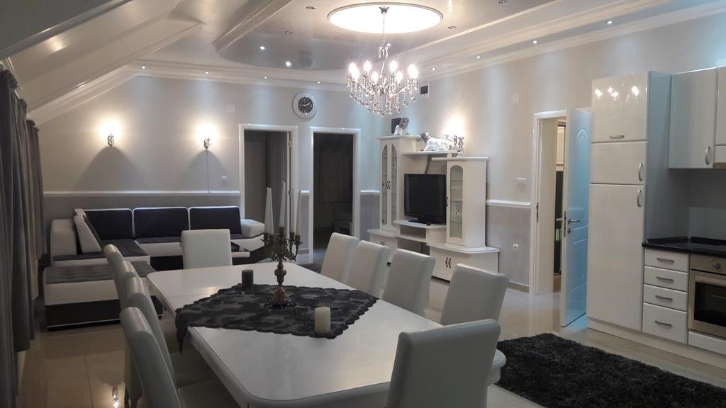 Apartments Royal Menex Požarevac Esterno foto