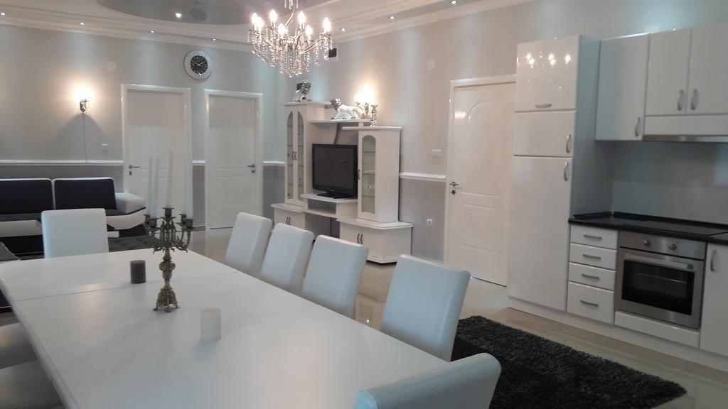 Apartments Royal Menex Požarevac Esterno foto