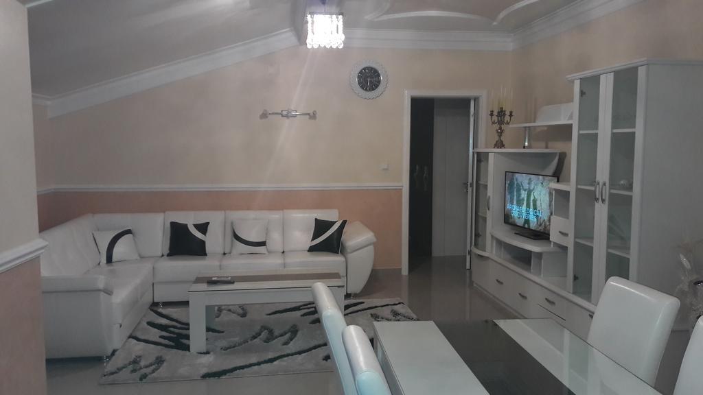 Apartments Royal Menex Požarevac Esterno foto